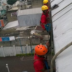 pembersih kaca gedung bandung