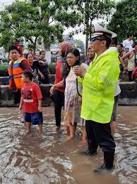 Asalkan Menjaga Kebersihan, Ibu Hamil yang Kena Banjir Tak Perlu Khawatir